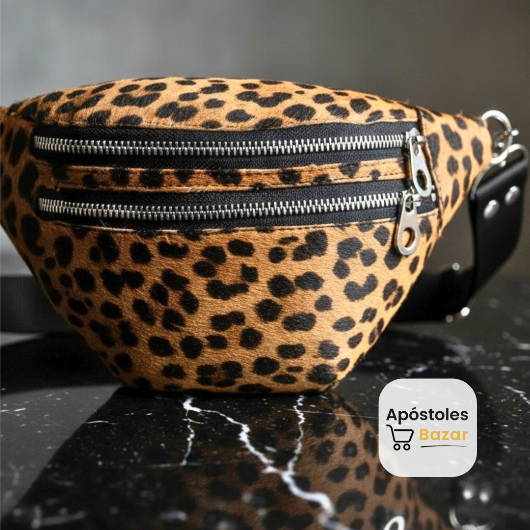 Detalle de la riñonera animal print